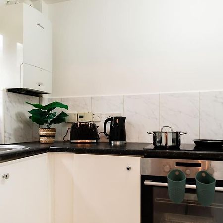 Cosy Decorated Flat In Tonbridge Appartement Buitenkant foto