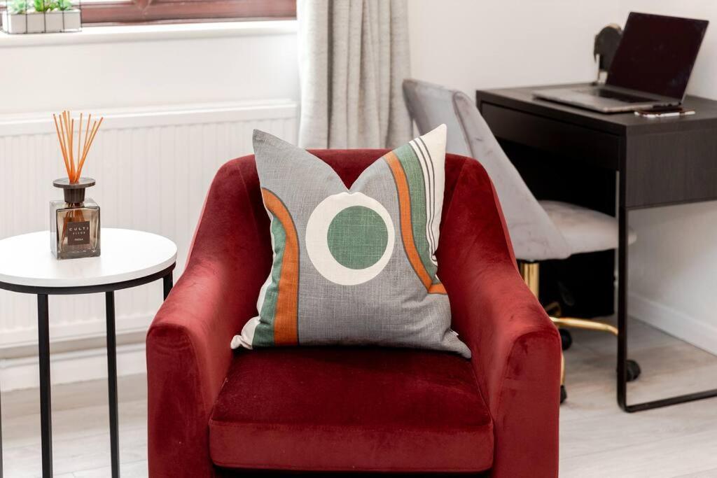 Cosy Decorated Flat In Tonbridge Appartement Buitenkant foto
