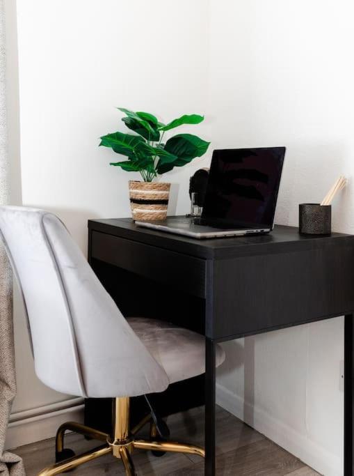 Cosy Decorated Flat In Tonbridge Appartement Buitenkant foto